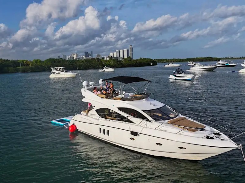 Top-down bow drone shot on 60′ Sunseeker Miami