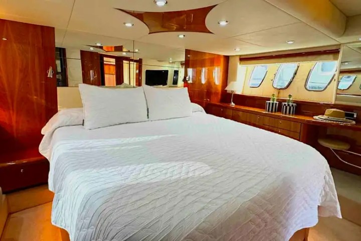 Master stateroom on 60′ Sunseeker Miami