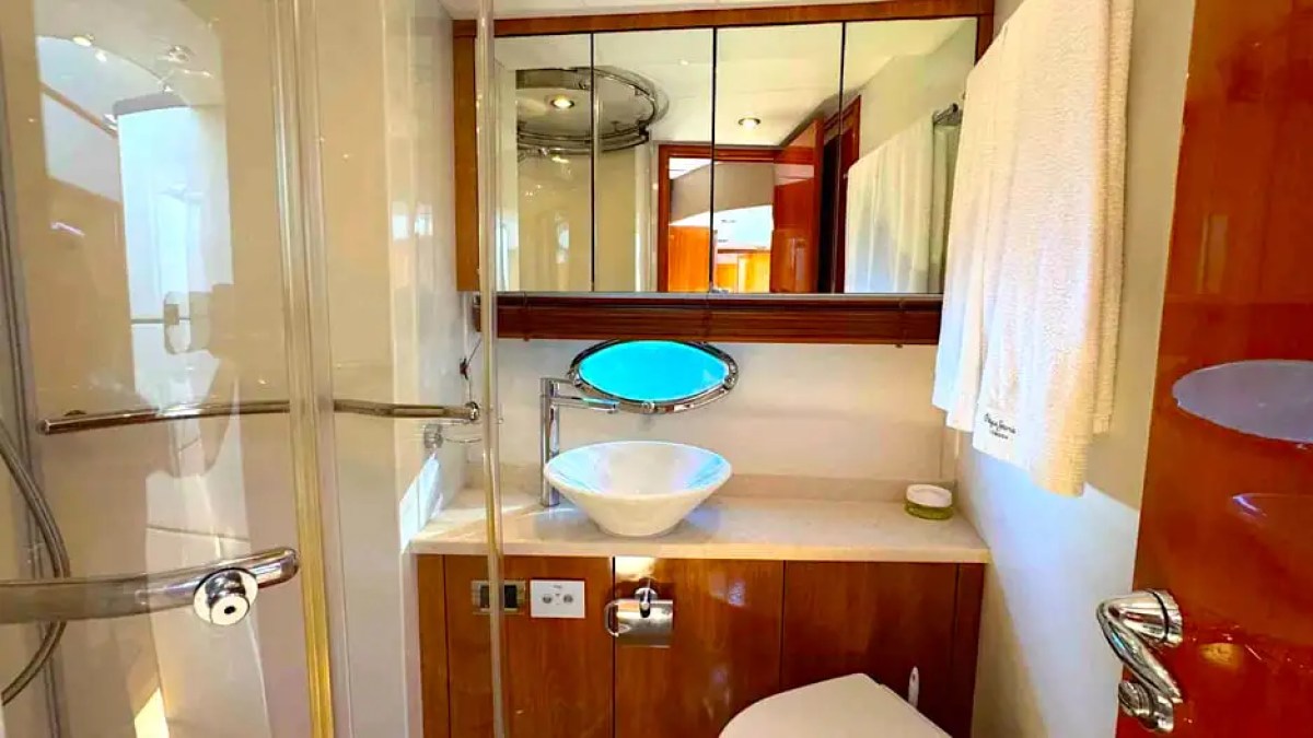 Marine head & shower on 60′ Sunseeker Miami