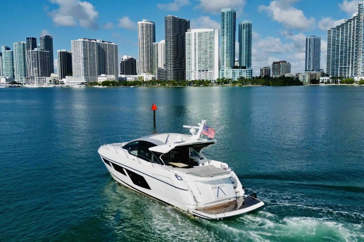 60ft Sunseeker yacht Miami skylight hatch living area