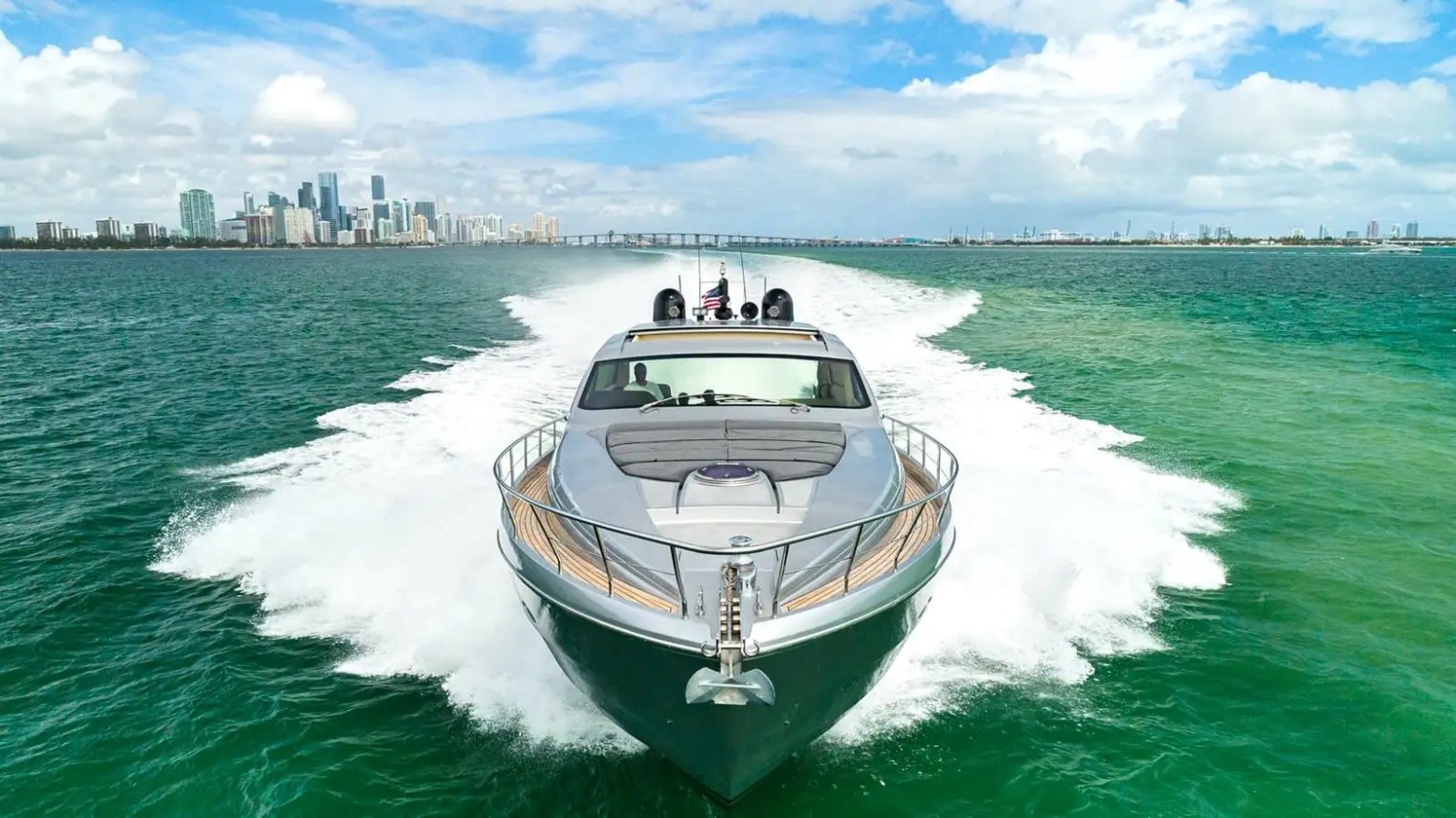 Bow anchor-stop lounge on 65′ Pershing Miami