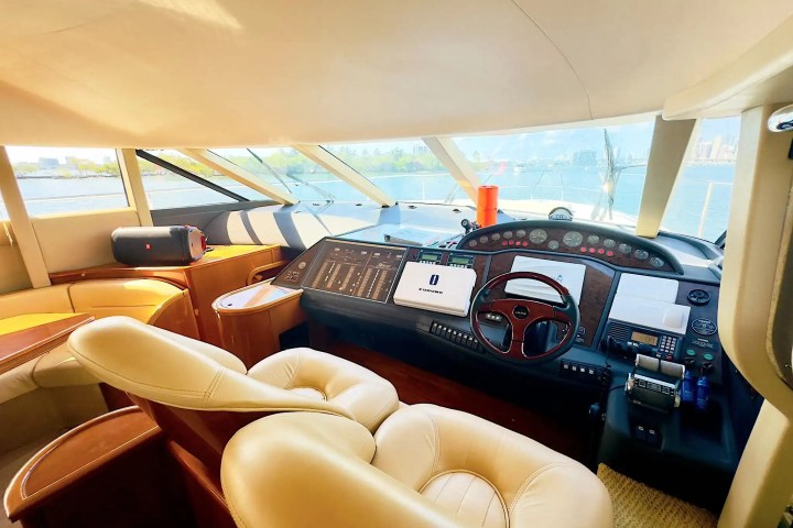 65ft Viking yacht Miami cabin AC climate control