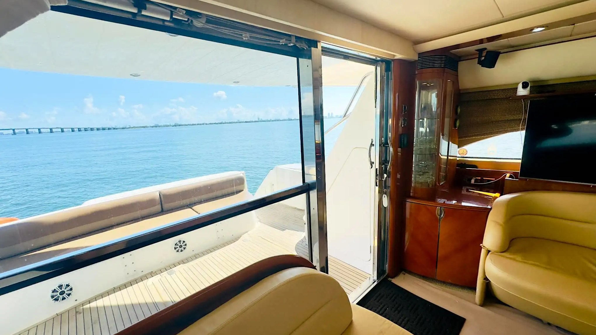 65ft Viking yacht Miami entertainment centre
