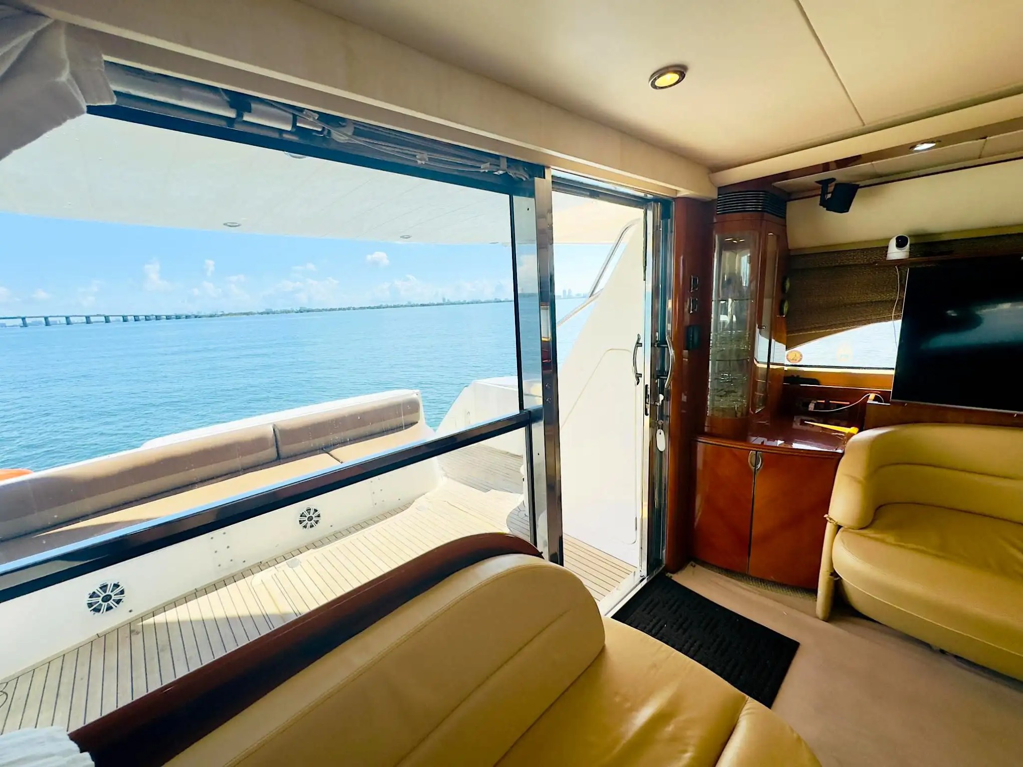 65ft Viking yacht Miami entertainment centre