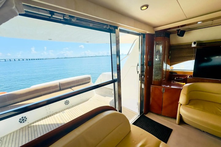 65ft Viking yacht Miami entertainment centre