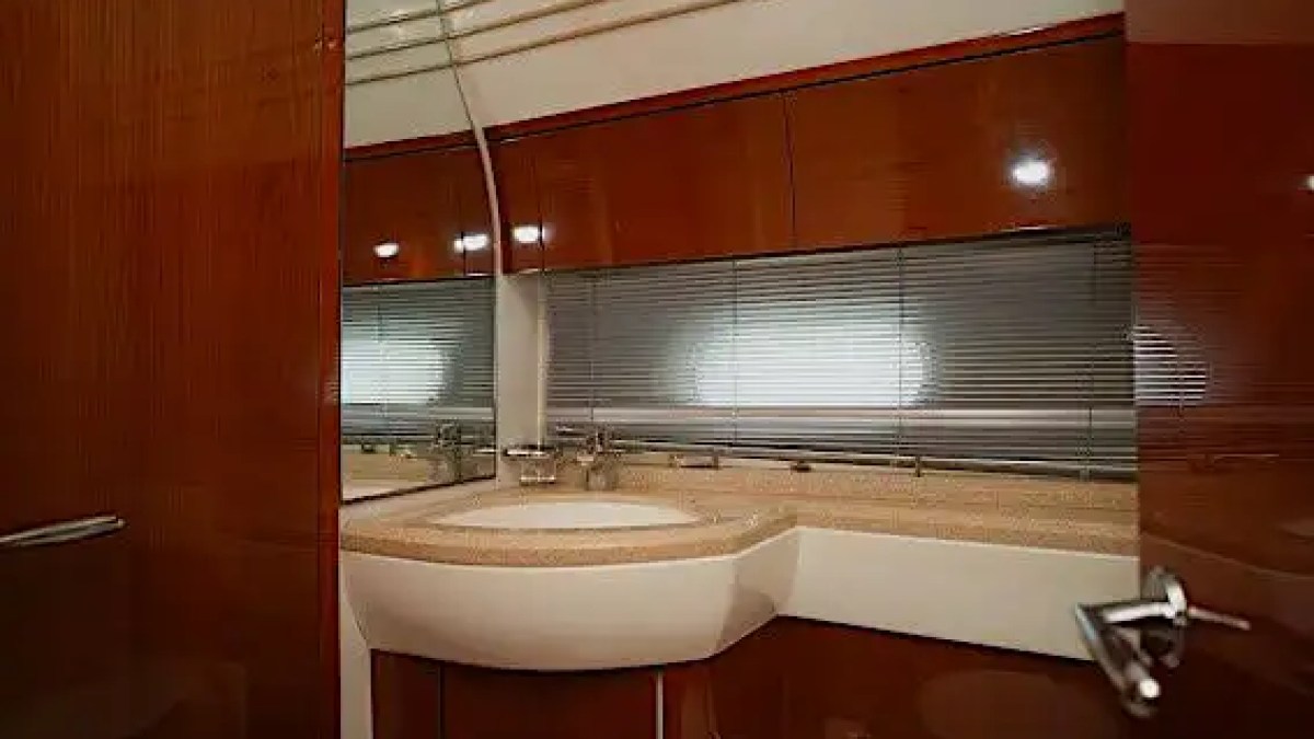 65ft Viking yacht Miami ensuite bathroom master
