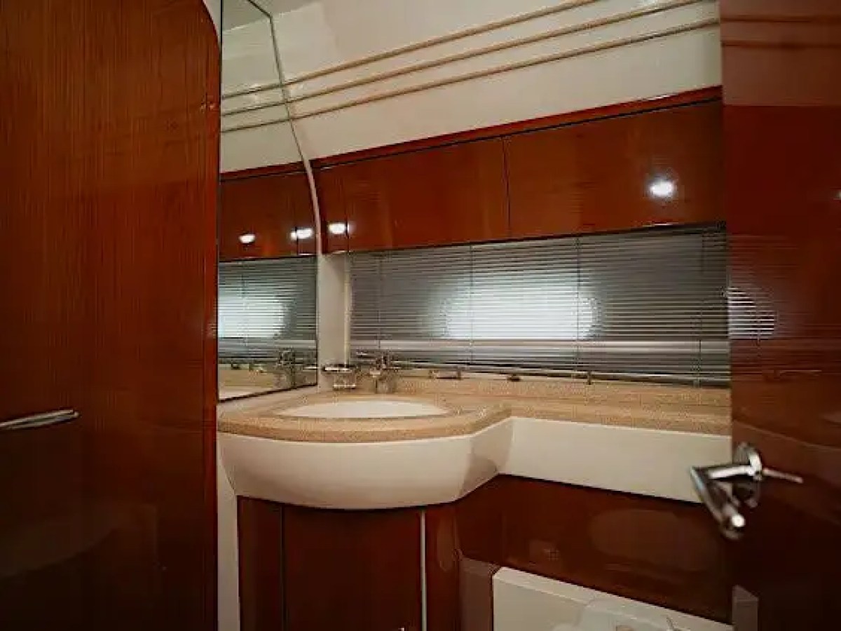 65ft Viking yacht Miami ensuite bathroom master