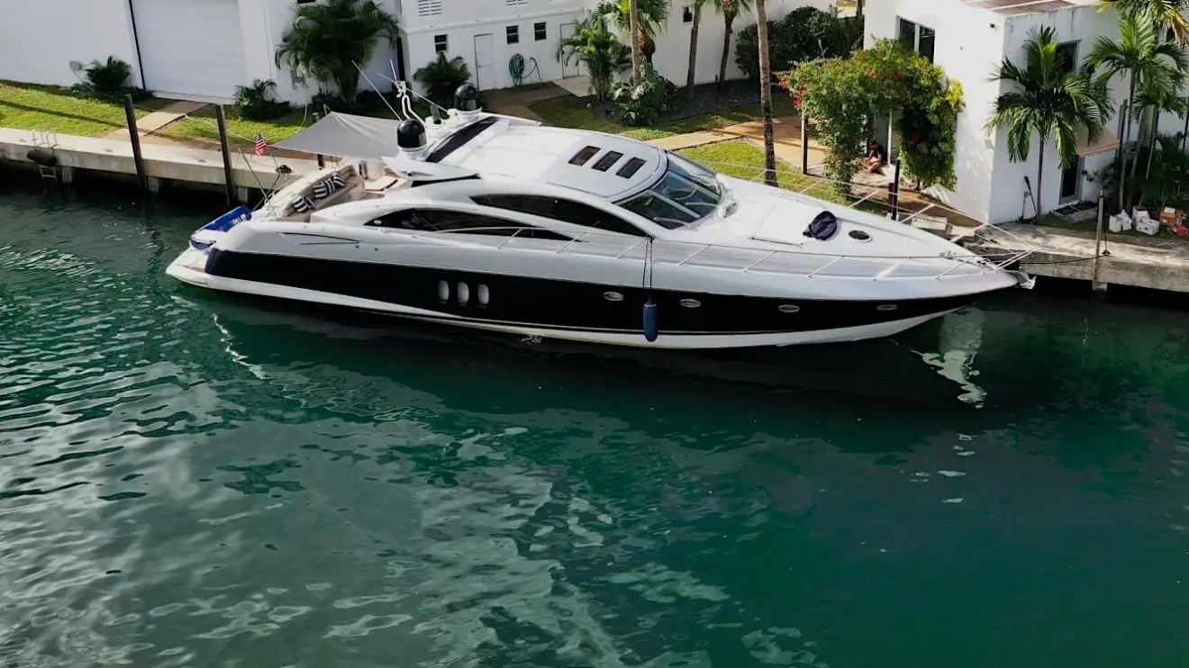 Bow anchor-stop lounge on 72′ Sunseeker Miami