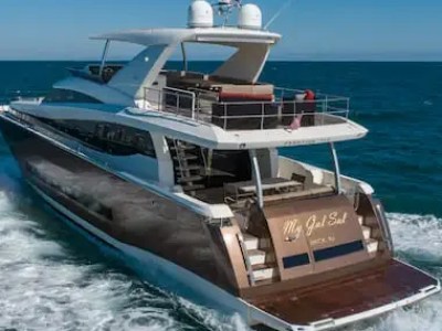 Overhead view of 75′ Prestige yacht layout underway