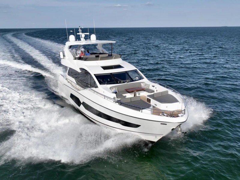 78' Sunseeker yacht charter cruising Miami Beach offshore in the Atlantic Ocean