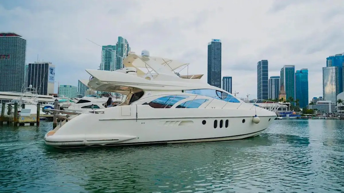 Azimut 57 underway through Hollywood Intracoastal