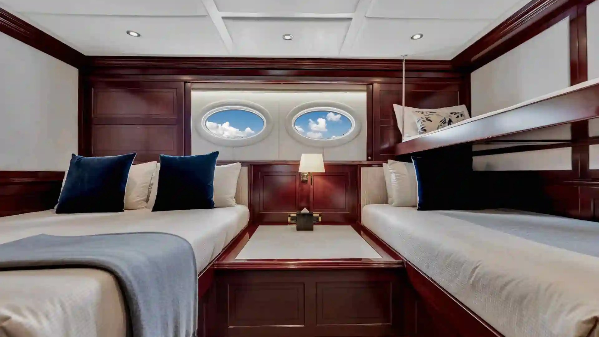 Guest twin stateroom on 166′ Trinity Miami
