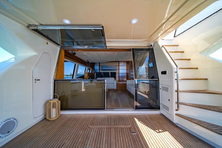 Aft deck lounge on 80′ Ferretti Miami