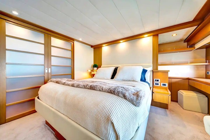 Stateroom master suite on 80′ Ferretti Miami