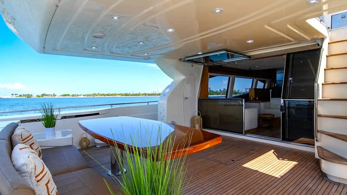 Aft deck social lounge on 80′ Ferretti Miami