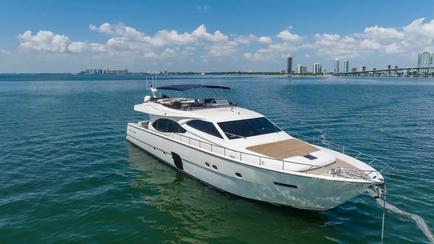 Top-down bow drone shot on 80′ Ferretti Miami