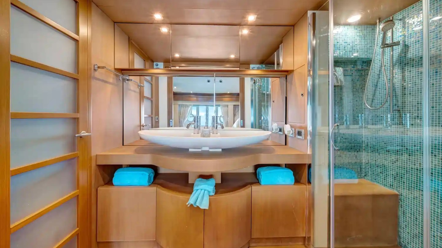 Head vanity inside 80′ Ferretti Miami