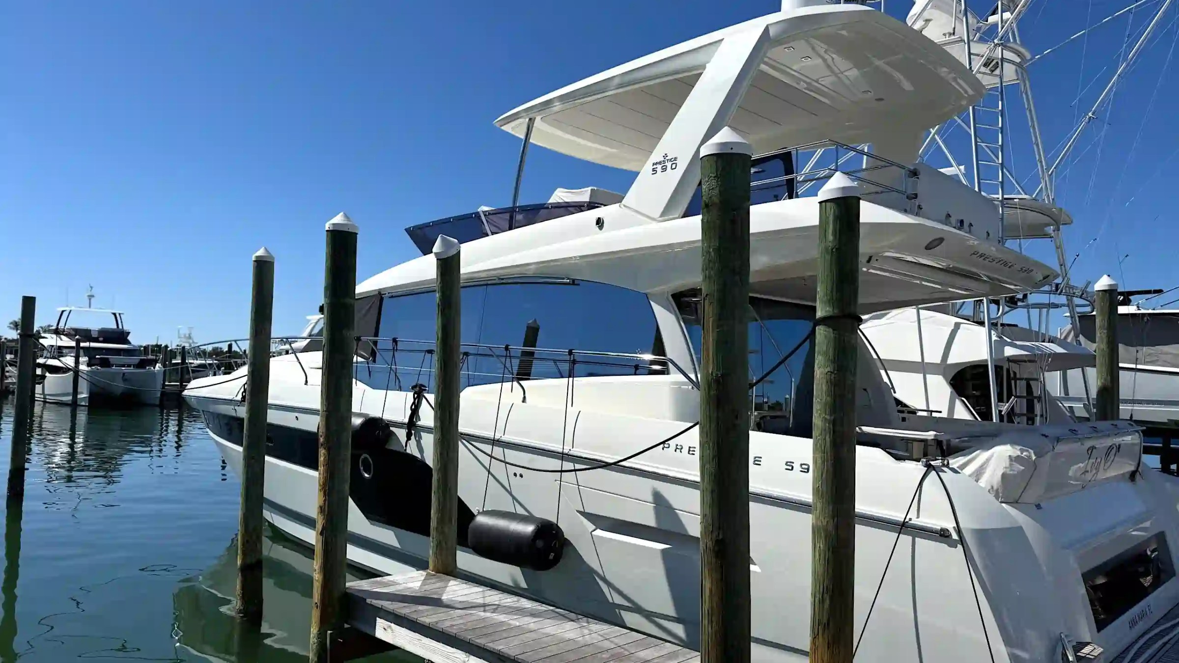 59' Azimut yacht charter docked Anna Maria exterior stern