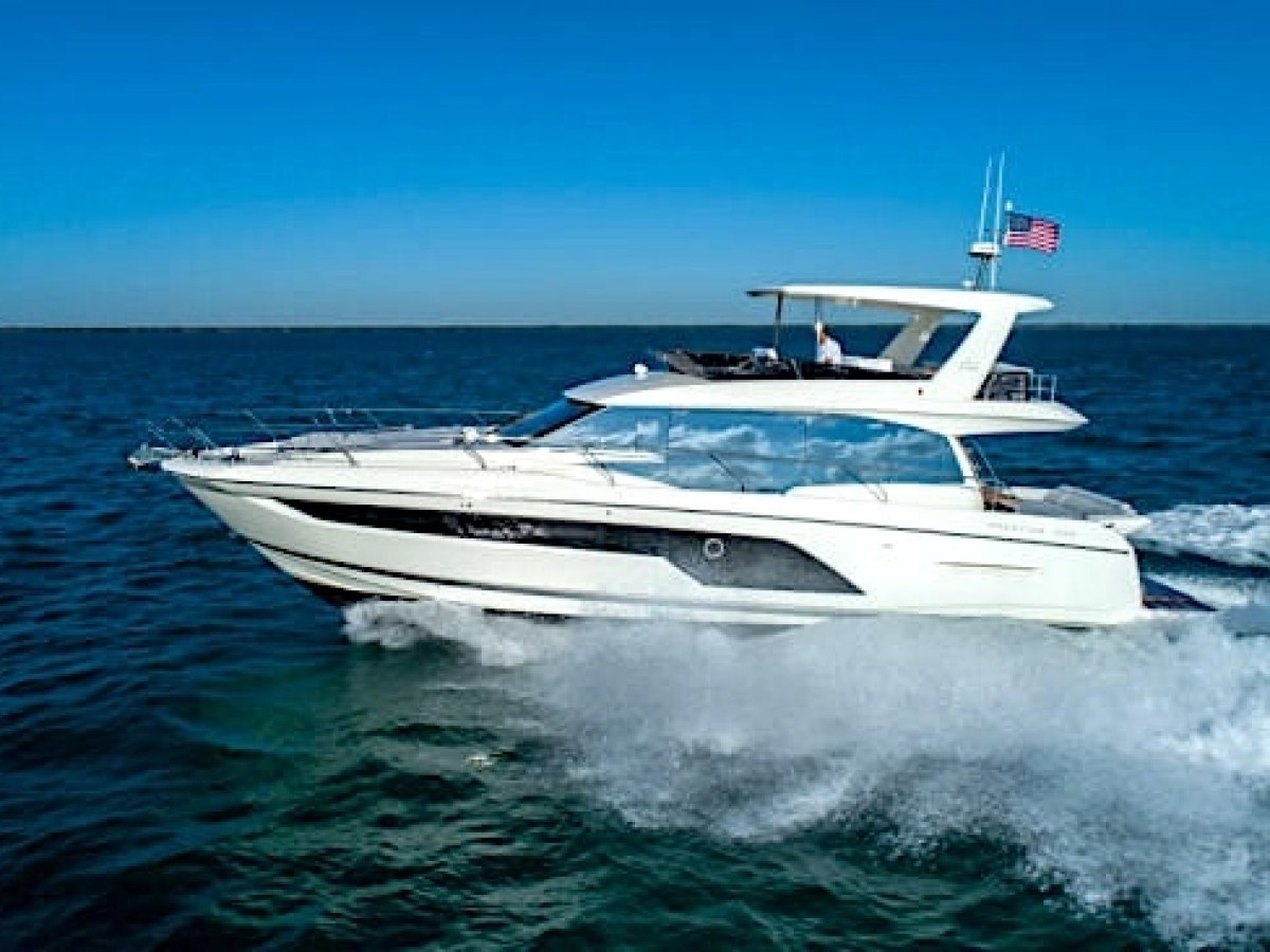 59' Azimut yacht charter cruising Anna Maria Atlantic Ocean