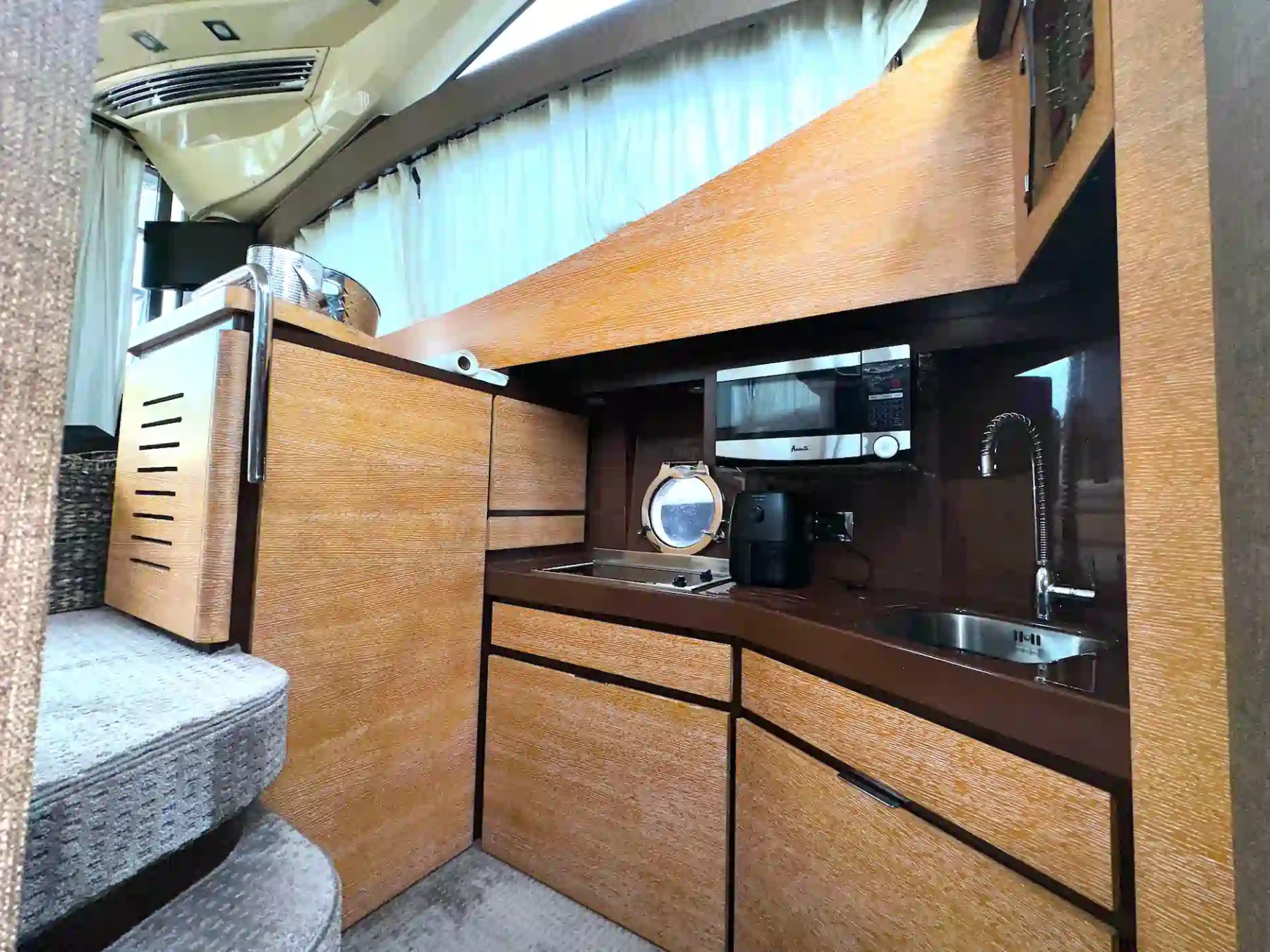 45' Azimut boat rental Hollywood galley interior kitchenette sink microwave