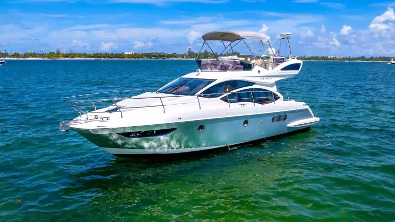 45' Azimut boat rental Hollywood profile cruising Biscayne Bay clear water view