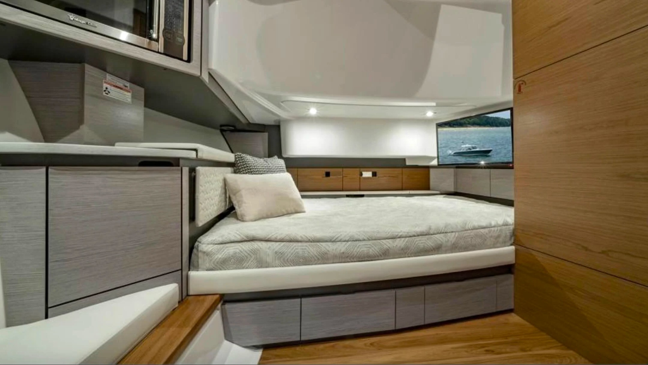 41' Tiara Boat Rental featuring luxury cabin with convertible berth in Riviera Beach.