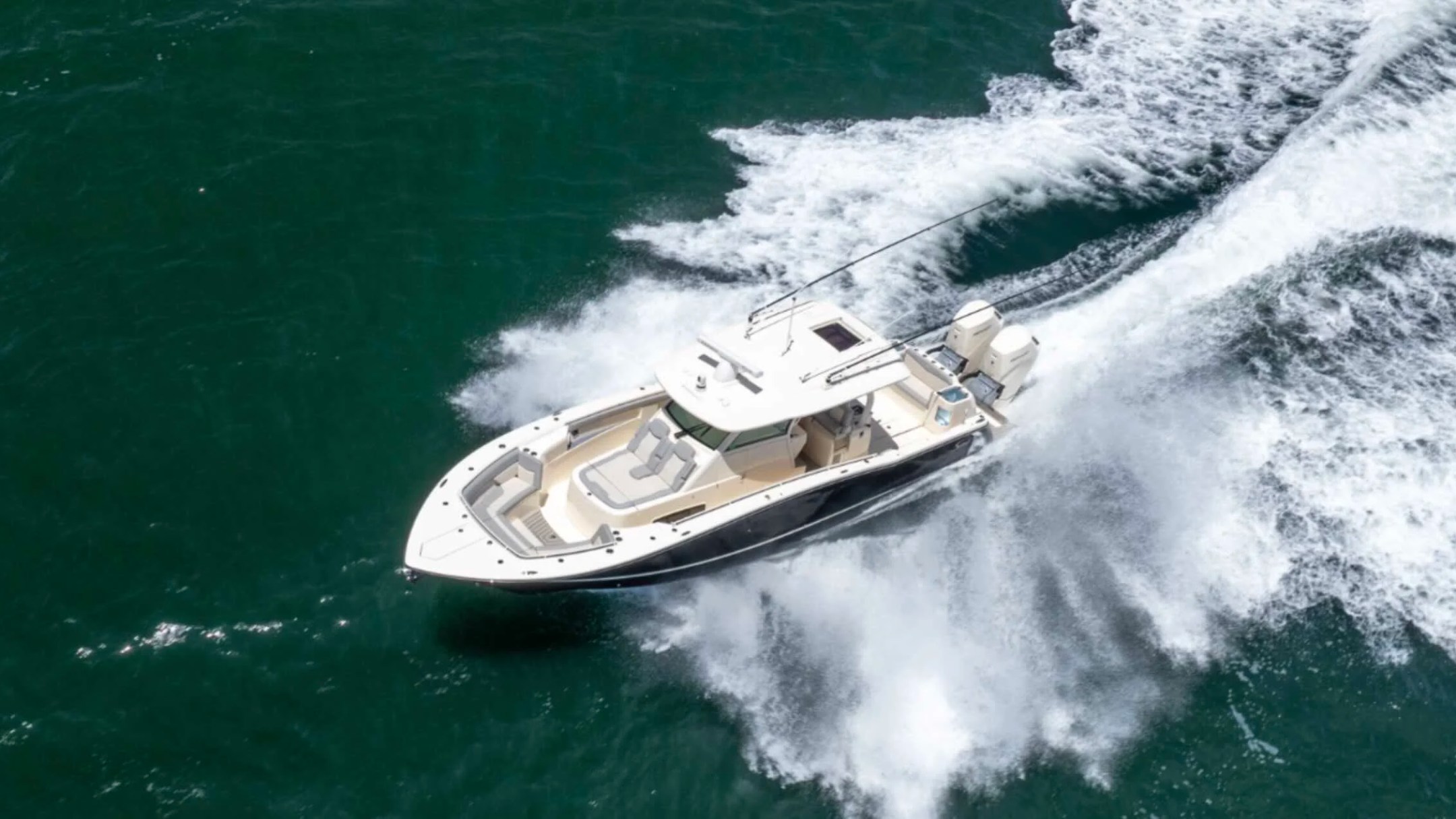 43' Scout Boat Rental making a high-speed turn in Palm Beach Florida.