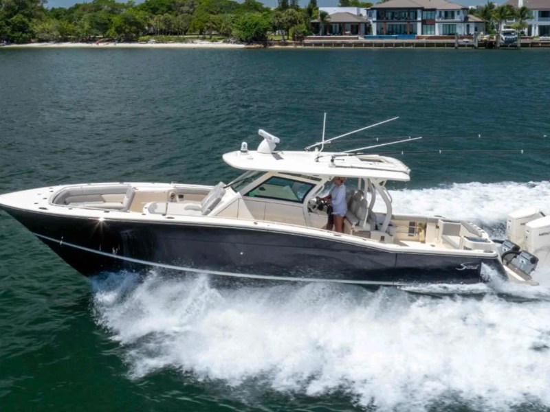 43' Scout Boat Rental cruising the Intracoastal Waterway in Palm Beach Florida.